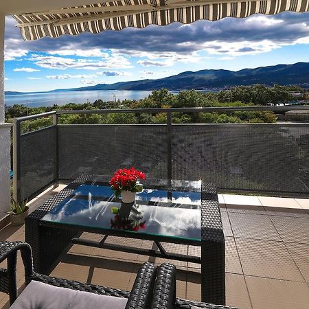 Apartment Leon - Sea View Риека Экстерьер фото