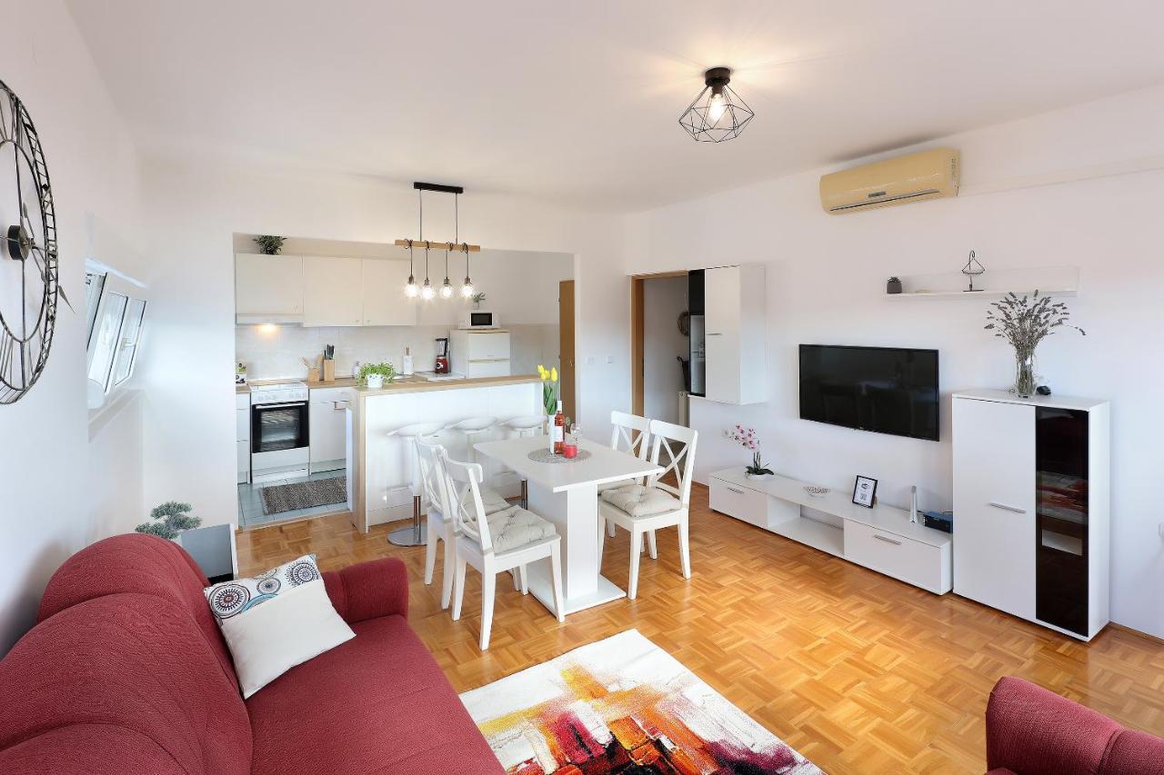 Apartment Leon - Sea View Риека Экстерьер фото