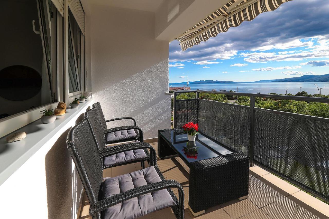 Apartment Leon - Sea View Риека Экстерьер фото